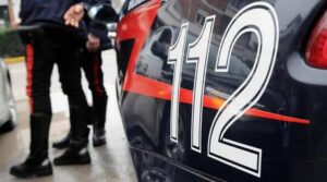 Cosenza, picchia la compagna ed aggredisce i carabinieri, 21enne arrestato nella notte