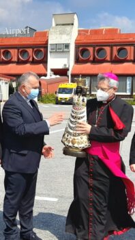 Arrivo della statua della Madonna di Loreto nell'aeroporto di Lamezia Terme, Schillaci: "Maria è la prima discepola"