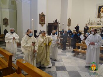 Messa in Coena Domini. Mons. Schillaci: "Chiesa nel mondo per essere segno di donazione"
