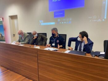 Vaccinazioni anti-covid nei luoghi di lavoro, firmato protocollo regione-sindacati 