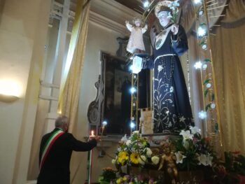 Tredicina in onore di Sant’Antonio da Padova: il commissario prefettizio Priolo ha offerto il cero votivo al santo protettore della città