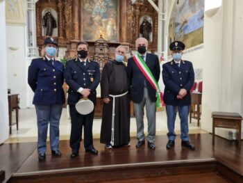 Tredicina in onore di Sant’Antonio da Padova: il commissario prefettizio Priolo ha offerto il cero votivo al santo protettore della città