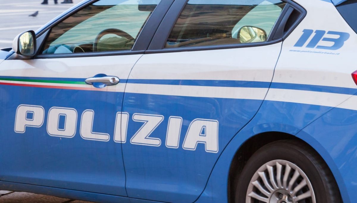 Donna anziana maltrattata e derubata, divieto di avvicinamento per due donne