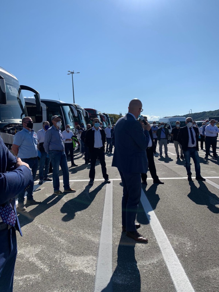 Le aziende di bus privati abbandonate dalla Regione Calabria. L’appello della filiera trasporti Confapi Le aziende di bus privati abbandonate dalla Regione Calabria. L’appello della filiera trasporti Confapi