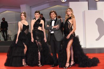 Lo stilista lametino Anton Giulio Grande sul red carpet del Festival del Cinema di Venezia