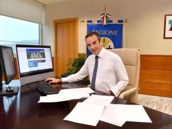Covid, l'azienda ospedaliera universitaria Mater Domini mette a disposizione dai 9 ai 12 nuovi posti letto in terapia intensiva. Occhiuto: "Un passo in avanti fondamentale per contrastare l’aumento dei contagi"