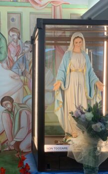Lamezia Terme, statua pellegrina della Medaglia Miracolosa arrivata oggi nella cappella dell’ospedale