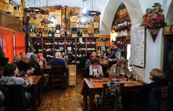 Viaggiare per dare nuova vitalità all'economia, l'associazione lametina "Le Città Visibili" ospite di Tommaso Biamonte, esperto di vini e ristorazione 