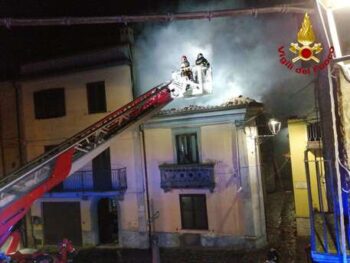 In fiamme abitazione nel vibonese