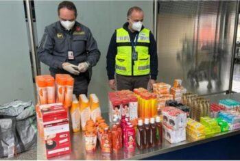 Agenzia delle Accise, Dogane e Monopoli in servizio presso l’Ufficio ADM di Catanzaro - Aeroporto Internazionale di Lamezia Terme