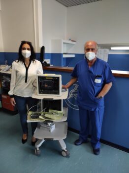L’associazione “Tommaso Silvio Pucci Onlus” dona al Reparto di Chirurgia dell’ospedale lametino un lettino da visita elettronico