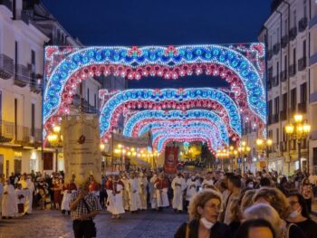 In Cattedrale celebrato ieri il Corpus Domini, poi la processione per le vie cittadine