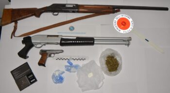 Arrestata nel crotonese donna di 40 anni per detenzione illegale di armi e droga