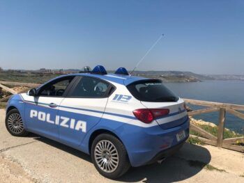 Crotone, Polizia interviene in appartamento per lite familiare, aggredito agente