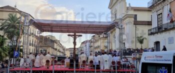 Lamezia ha il suo nuovo vescovo. Mons. Parisi: “Da qui in poi un bel cammino di chiesa profetica”