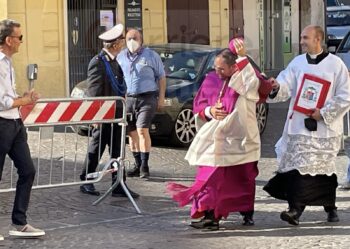 Fa ingresso in Diocesi mons. Serafino Parisi con l’atto di affidamento a Maria
