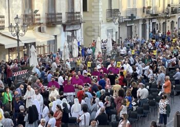 Fa ingresso in Diocesi mons. Serafino Parisi con l’atto di affidamento a Maria