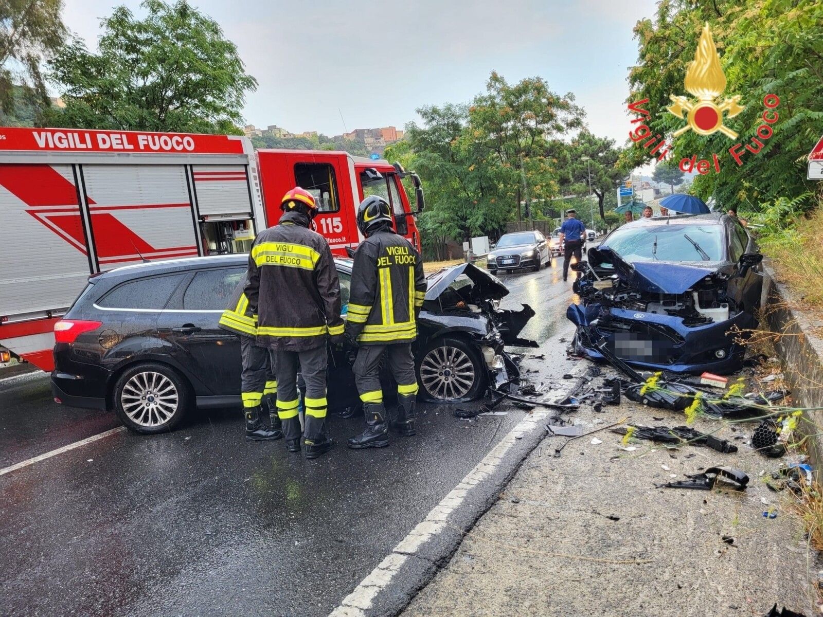 Scontro frontale a Catanzaro, 5 feriti Scontro frontale a Catanzaro, 5 feriti