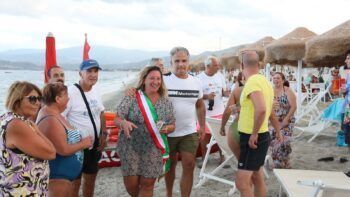 Montauro, Giulia Critelli eletta e proclamata "sindaco" in riva al mare di noto lido balneare