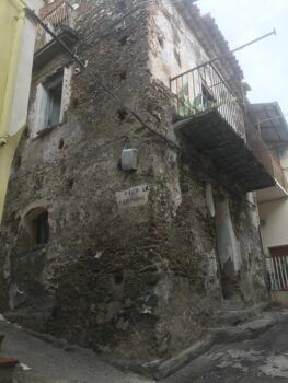 Il quartiere Timpone in stato di abbandono, la denuncia del Pd