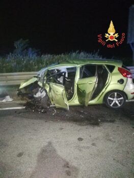 Tragico incidente stradale a Cirò marina: morti due giovani