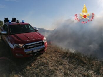 Ancora incendi nel crotonese, alcuni abitanti allontanati dalle proprie case