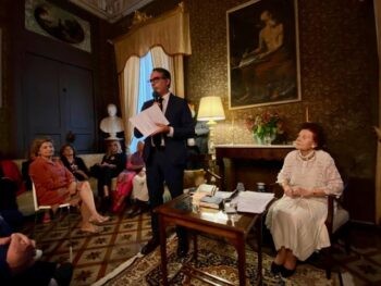 A.-C. Faitrop-Porta chiude «A Palazzo con lo Scrittore». La nota studiosa ospite a Palazzo di Francia di Vibo Valentia