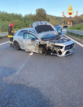 Auto perde il controllo sulla SS280 vicino Marcellinara, un ferito
