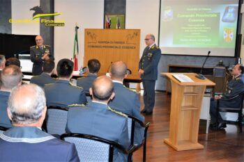 Il Generale di Divisione Guido Mario Geremia, Comandante Regionale della GdF Calabria, in visita al Comando Provinciale di Cosenza