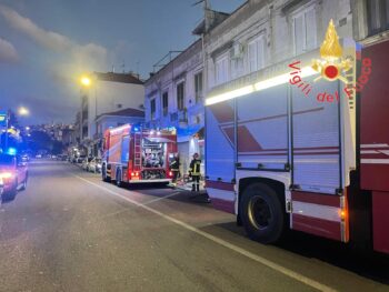 Catanzaro, incendio in pizzeria e rosticceria, accertamenti sulle cause
