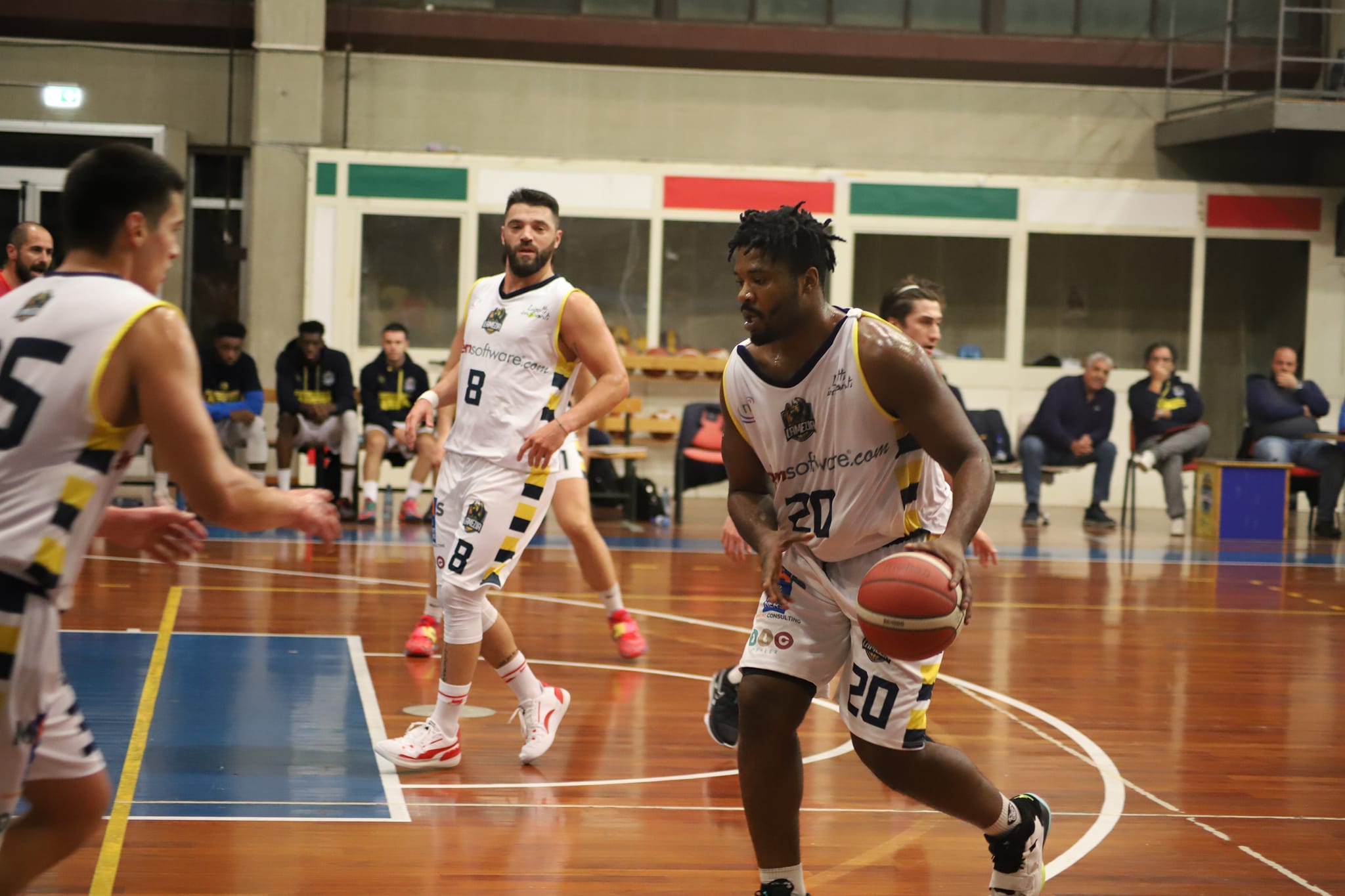 Trasferta in casa della capolista Salerno per il Basketball Lamezia