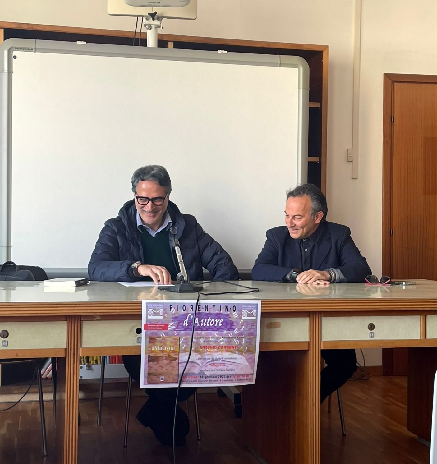 Lamezia, al Liceo classico incontro con lo scrittore Antonio Cannone: “Scuola come avamposto per affermare cultura della legalità” Lamezia, al Liceo classico incontro con lo scrittore Antonio Cannone: “Scuola come avamposto per affermare cultura della legalità”