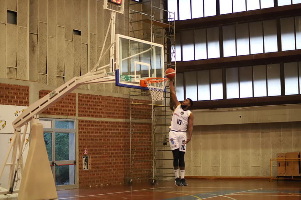 Ultimo impegno della prima fase per il Basketball Lamezia che domenica ospita Caserta Ultimo impegno della prima fase per il Basketball Lamezia che domenica ospita Caserta