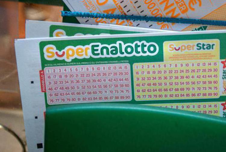 SuperEnalotto, il '6' vinto da 90 persone. A ciascuno oltre 4.000.000 di euro. Una vincita anche a Lamezia Terme