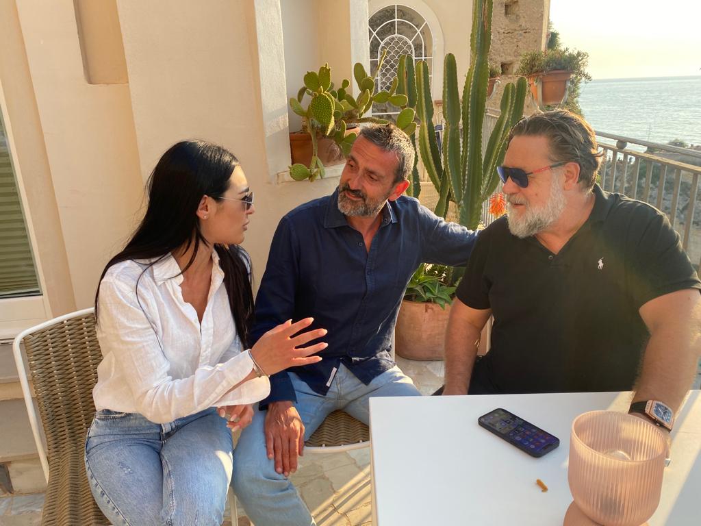 Tropea, il sindaco Macrì: "Se è Russell Crowe che ti invita a cena"