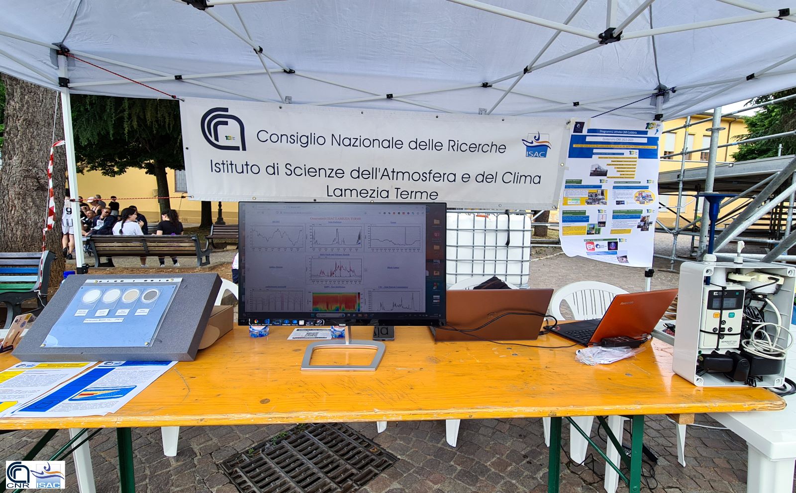 Stand del CNR-ISAC di Lamezia Terme alla Marcialonga di San Francesco di Paola