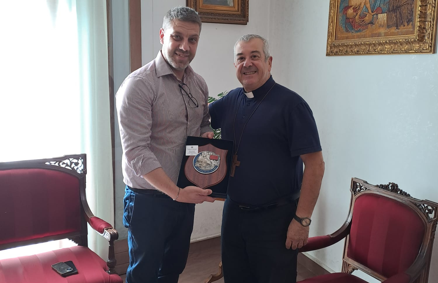 Il "Treno della solidarietà", incontro tra il presidente Ferrovie della Calabria e il vescovo di Cosenza Il "Treno della solidarietà", incontro tra il presidente Ferrovie della Calabria e il vescovo di Cosenza