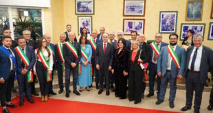 Sindaci Con Presidente Albania A Spezzano