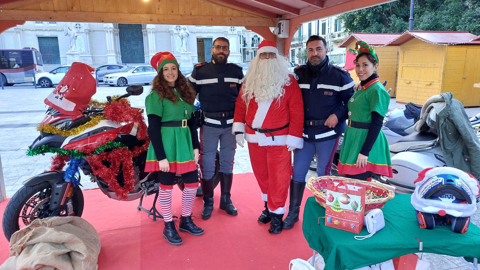A Reggio Calabria l’iniziativa “Scatta una foto con Babbo Natale in moto” a cura del moto club Polizia di Stato 412667693 770417815115829 2846028654488921181 N