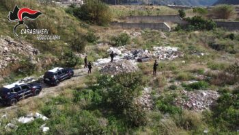 Reggio Calabria, disastro ambientale e traffico illecito di rifiuti, sversati oltre 5 mila tonnellate di rifiuti speciali, 5 indagati
