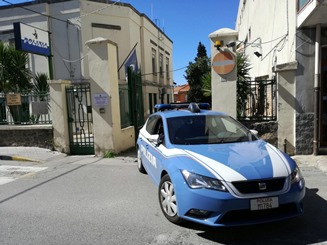 Reggio Calabria, anziano segregato in casa e maltrattato, arrestati figlia e compagno