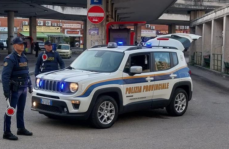 Rende, guida  moto senza patente prevista e sotto l’effetto di sostanze stupefacenti, denuncia e maxi sanzione, Succurro: «Sicurezza stradale è priorità imprescindibile di questo Ente»