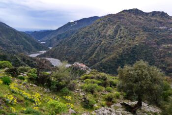 L’associazione “Le Città Visibili” fa tappa a Roghudi, il paese nascosto