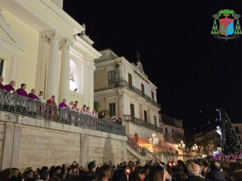 Azione Liturgica Passione del Signore, mons. Parisi: “Non scaviamo altre tombe di egoismo su questa terra”