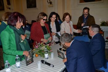 Presentato a Lamezia il libro “Le erbe di San Francesco”, strepitoso successo di pubblico