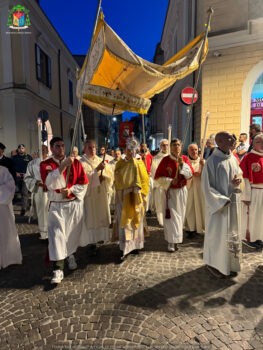 Lamezia, Corpus Domini: il vescovo Parisi presiede Messa e processione