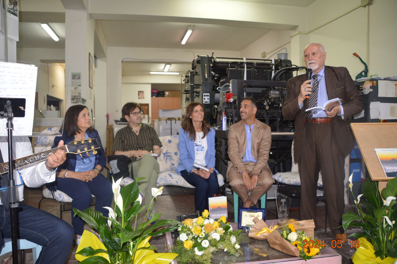 Lamezia, presentato il libro di poesie di Francesco Guadagnuolo "U Suli a Chini Vidi Scarfa"