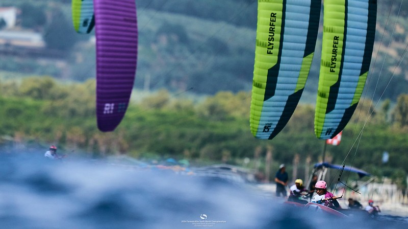 Campionati del Mondo Giovanili di Formula Kite, presenti i top player internazionali che parteciperanno alle Olimpiadi di Parigi Campionati del Mondo Giovanili di Formula Kite, presenti i top player internazionali che parteciperanno alle Olimpiadi di Parigi