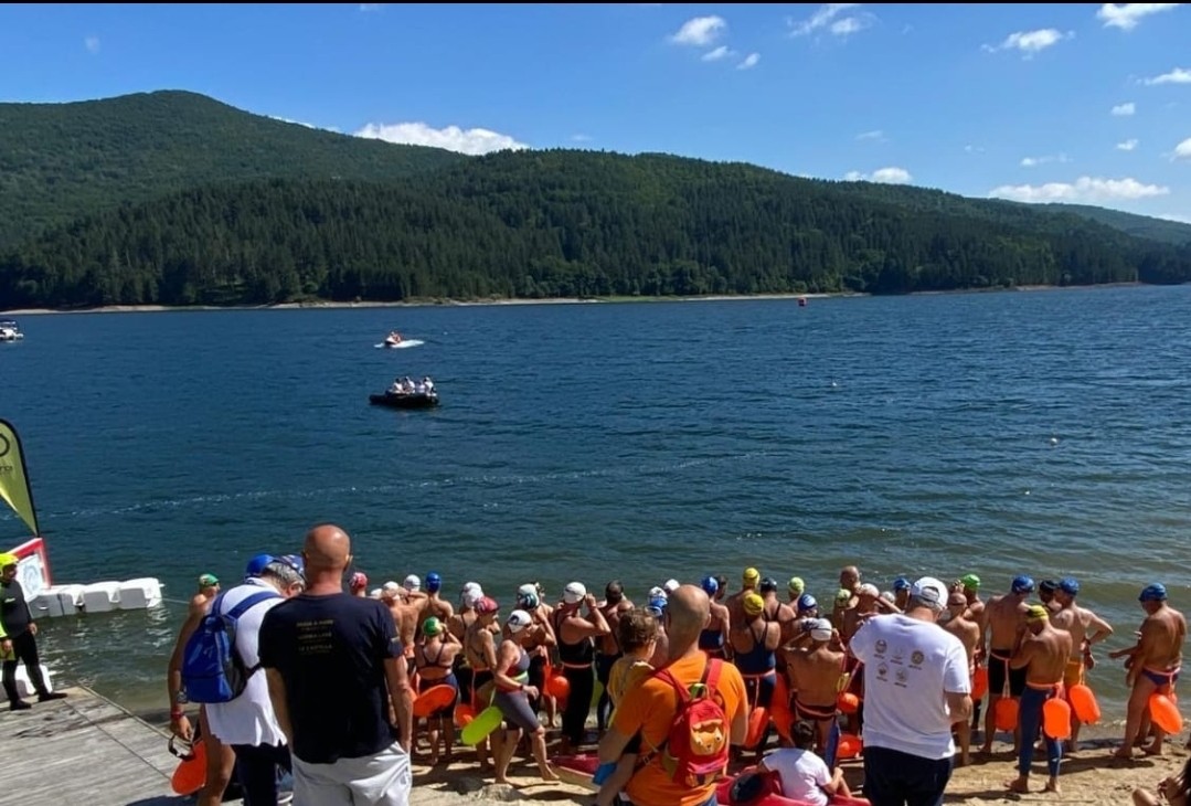 Lorica Lake: la più bella gara d'Italia in acque libere riscuote grande successo. Vince Aqa con 672 punti