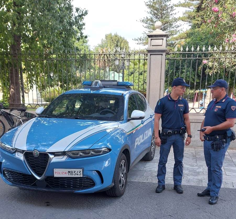 Reggio Calabria, arrestato un 48enne reggino che, per non essere controllato, tenta la fuga a bordo di uno scooter rubato